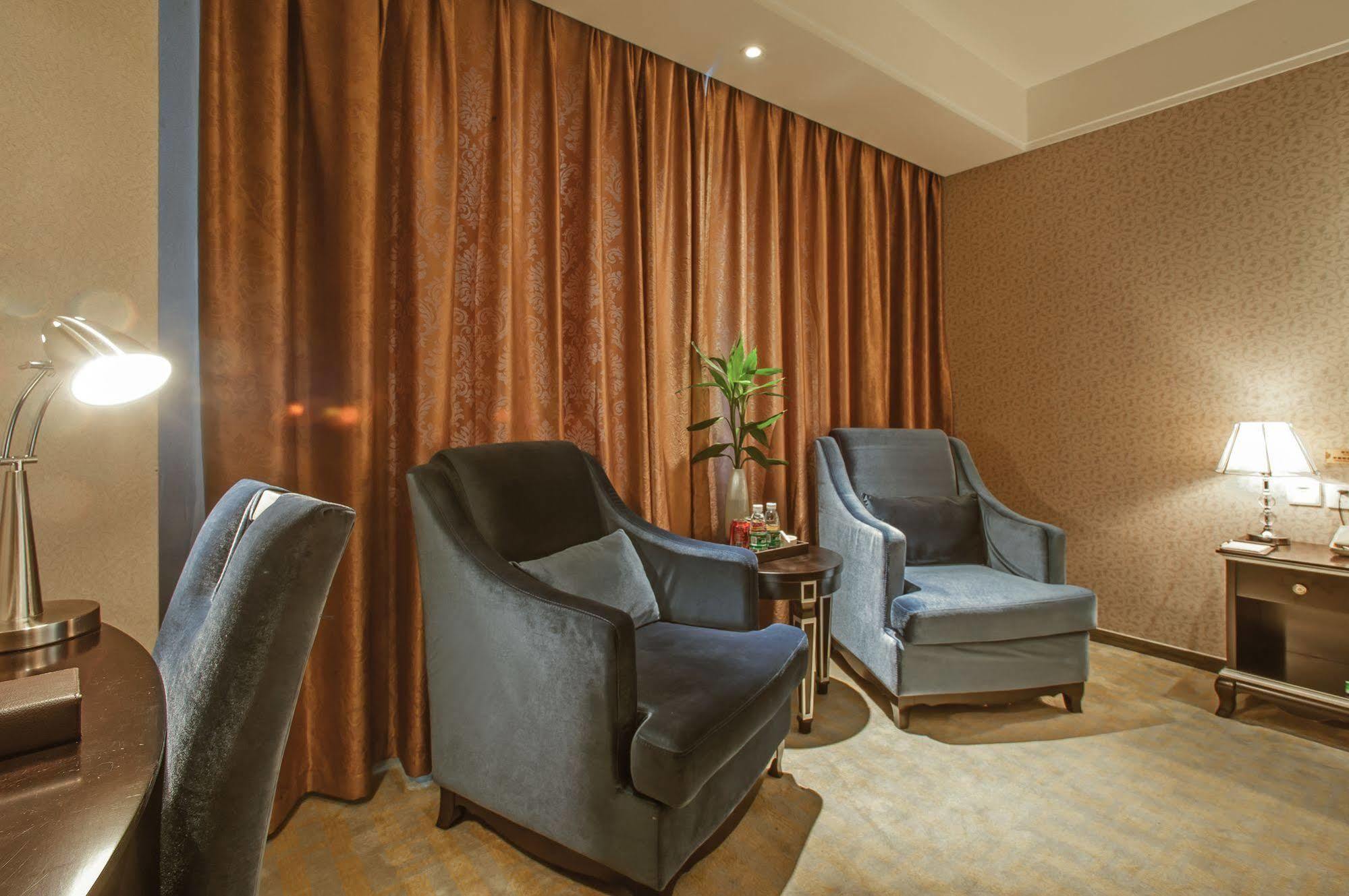 Chengdu Xuanya Yingyue Hotel Exterior photo